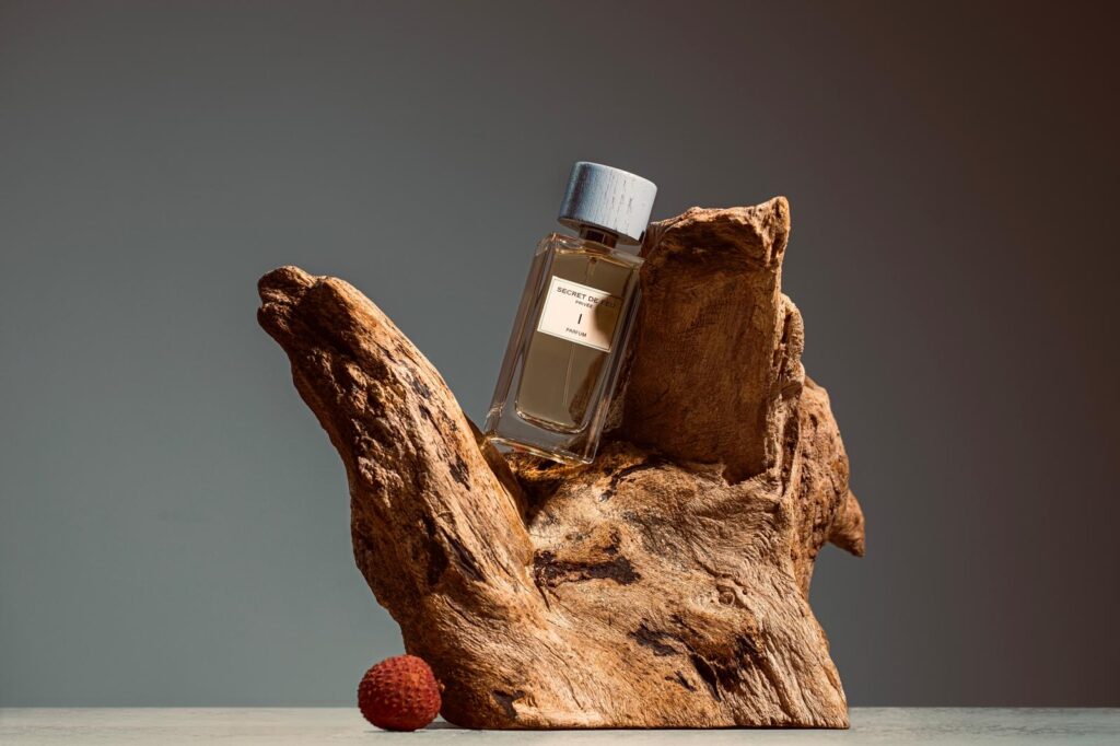 Secret de Feu I on driftwood